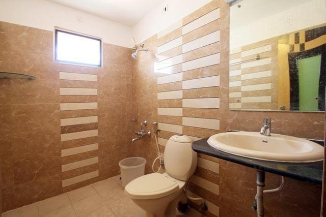 Hotel Seven Hills Inn Tirupati Exterior photo